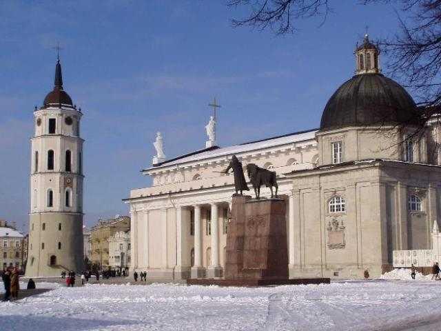 Wilno - pl.Katedralny.jpg